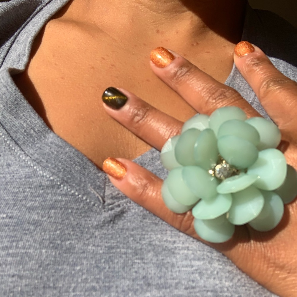 Flower ring - Picture 2 of 4